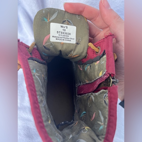 Sperry Quilted Duck Boots - Picture 2 of 6